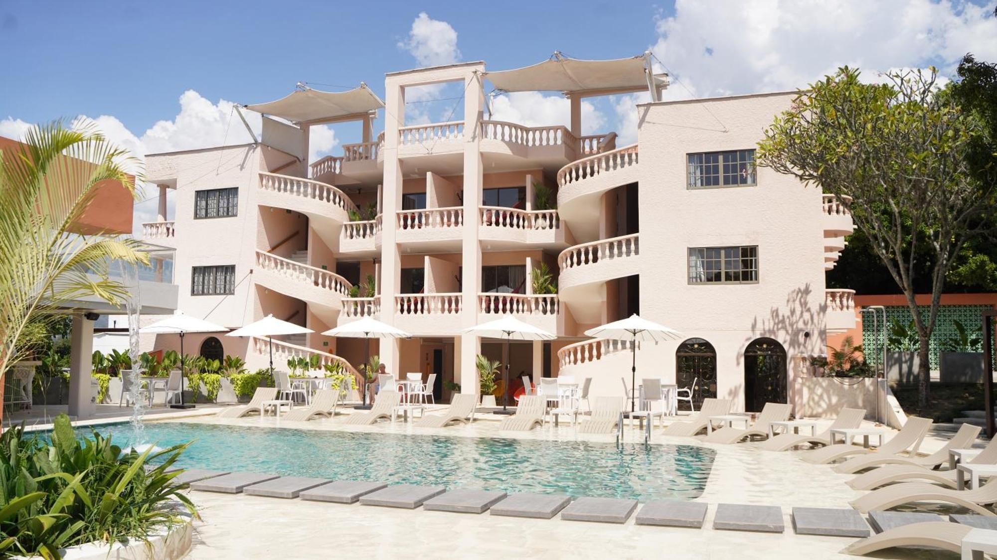 Del Tropico Hotel سوبيتران المظهر الخارجي الصورة