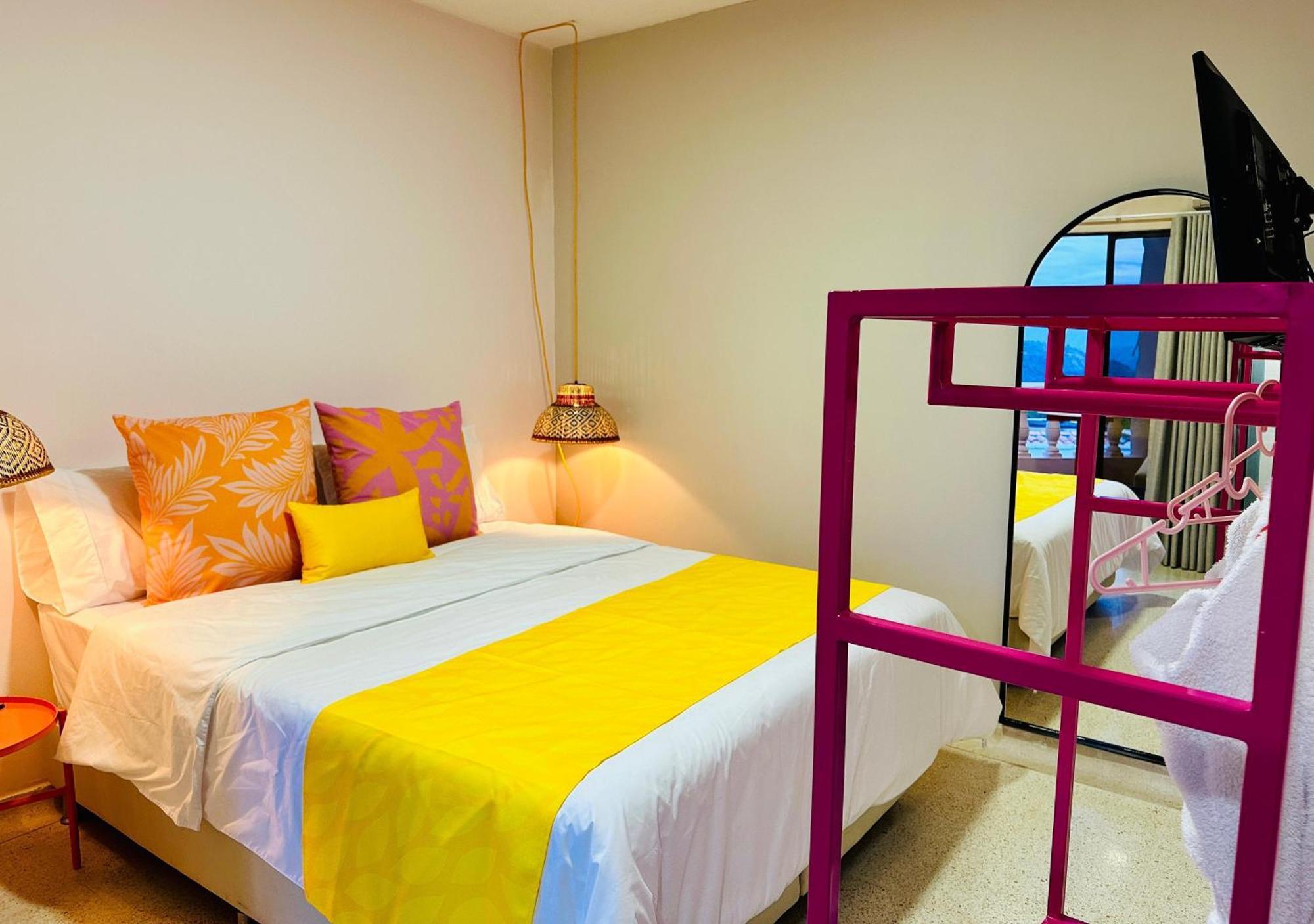 Del Tropico Hotel سوبيتران المظهر الخارجي الصورة