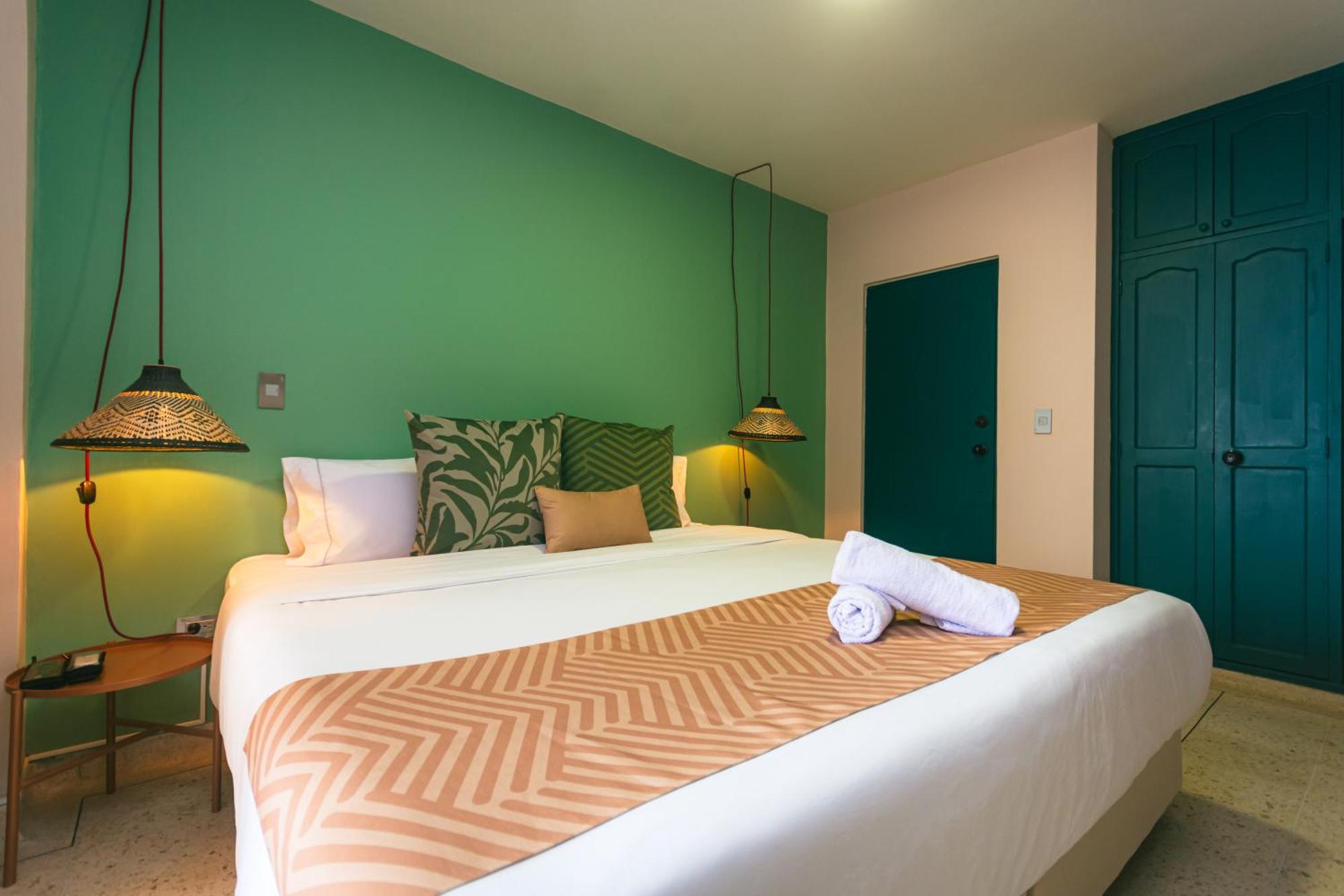 Del Tropico Hotel سوبيتران الغرفة الصورة