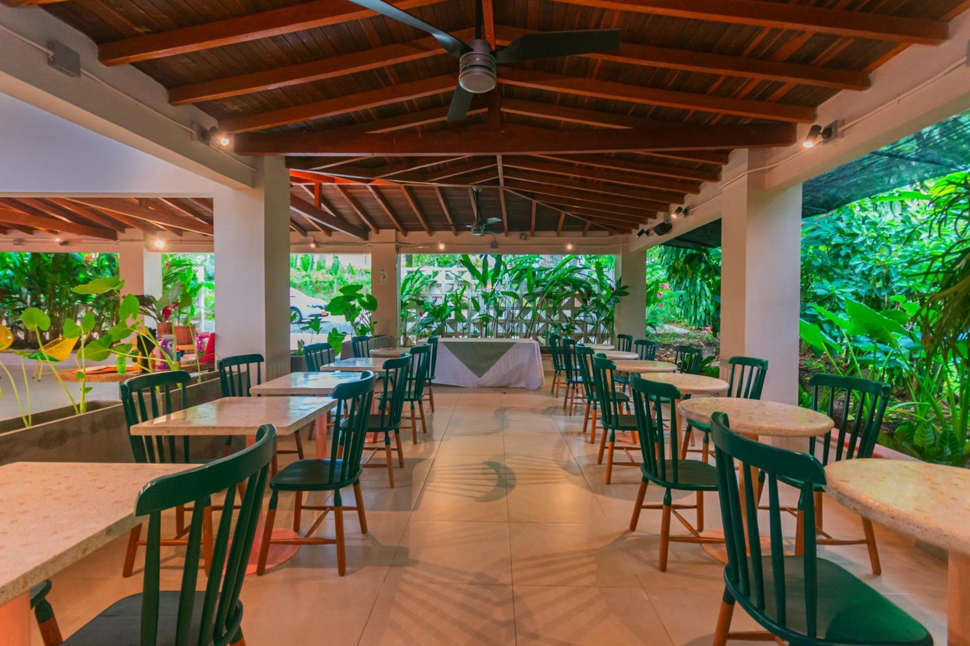 Del Tropico Hotel سوبيتران المظهر الخارجي الصورة