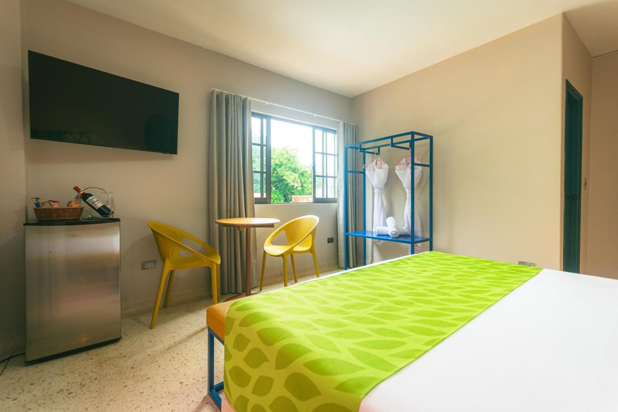 Del Tropico Hotel سوبيتران الغرفة الصورة