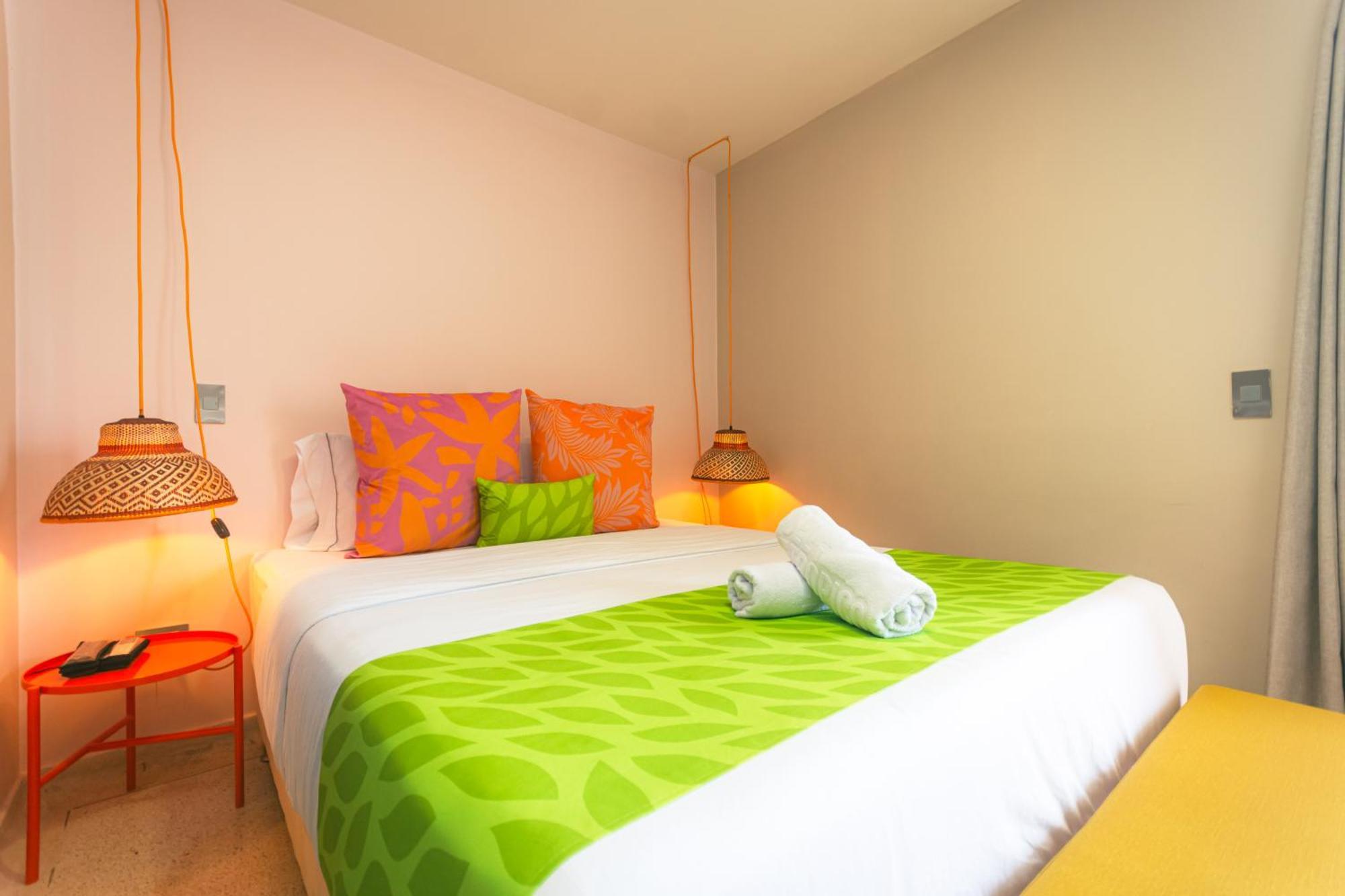 Del Tropico Hotel سوبيتران الغرفة الصورة