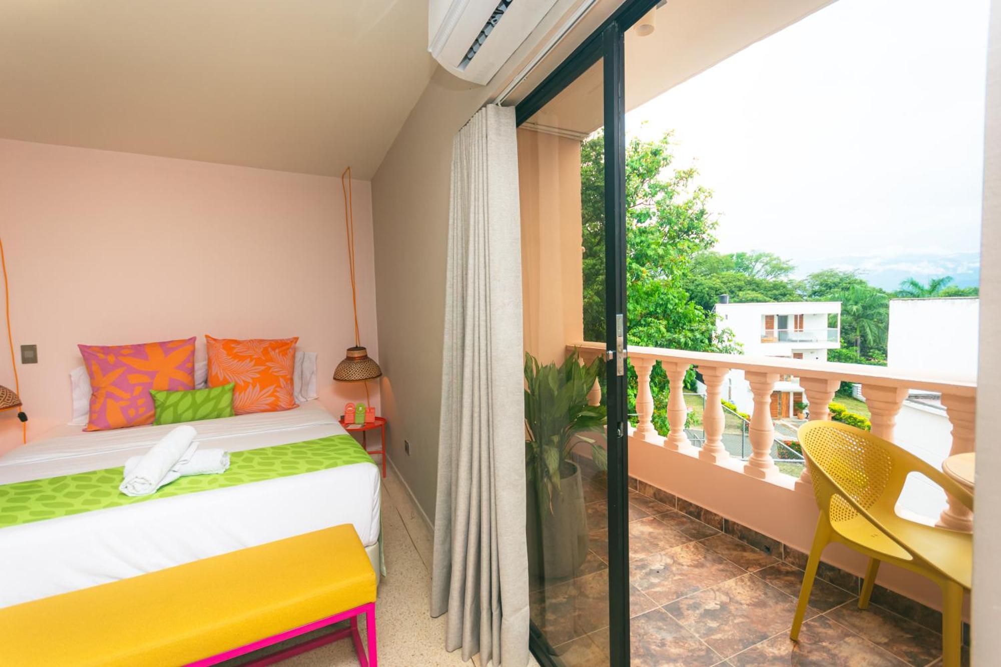 Del Tropico Hotel سوبيتران الغرفة الصورة