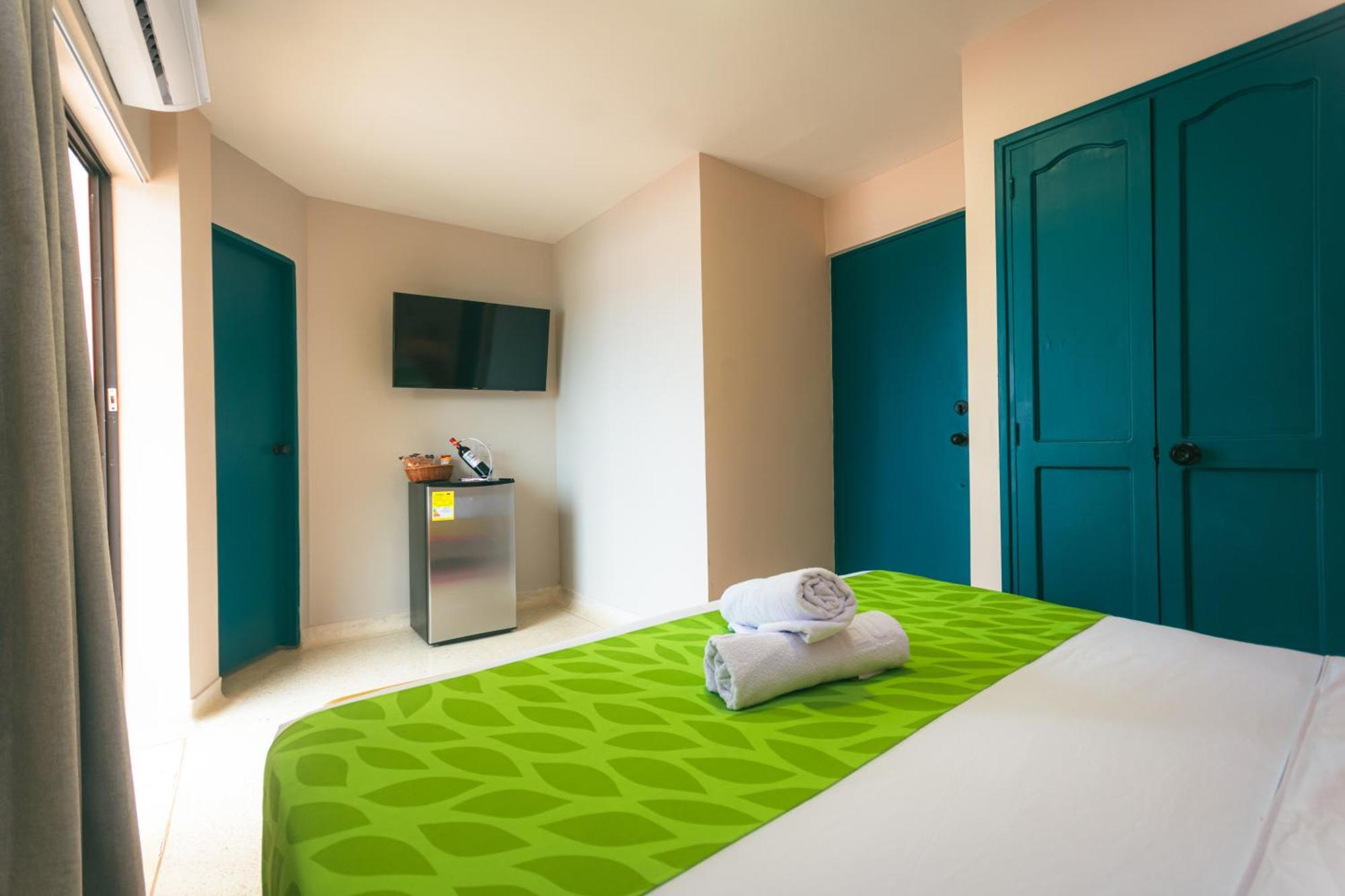 Del Tropico Hotel سوبيتران الغرفة الصورة