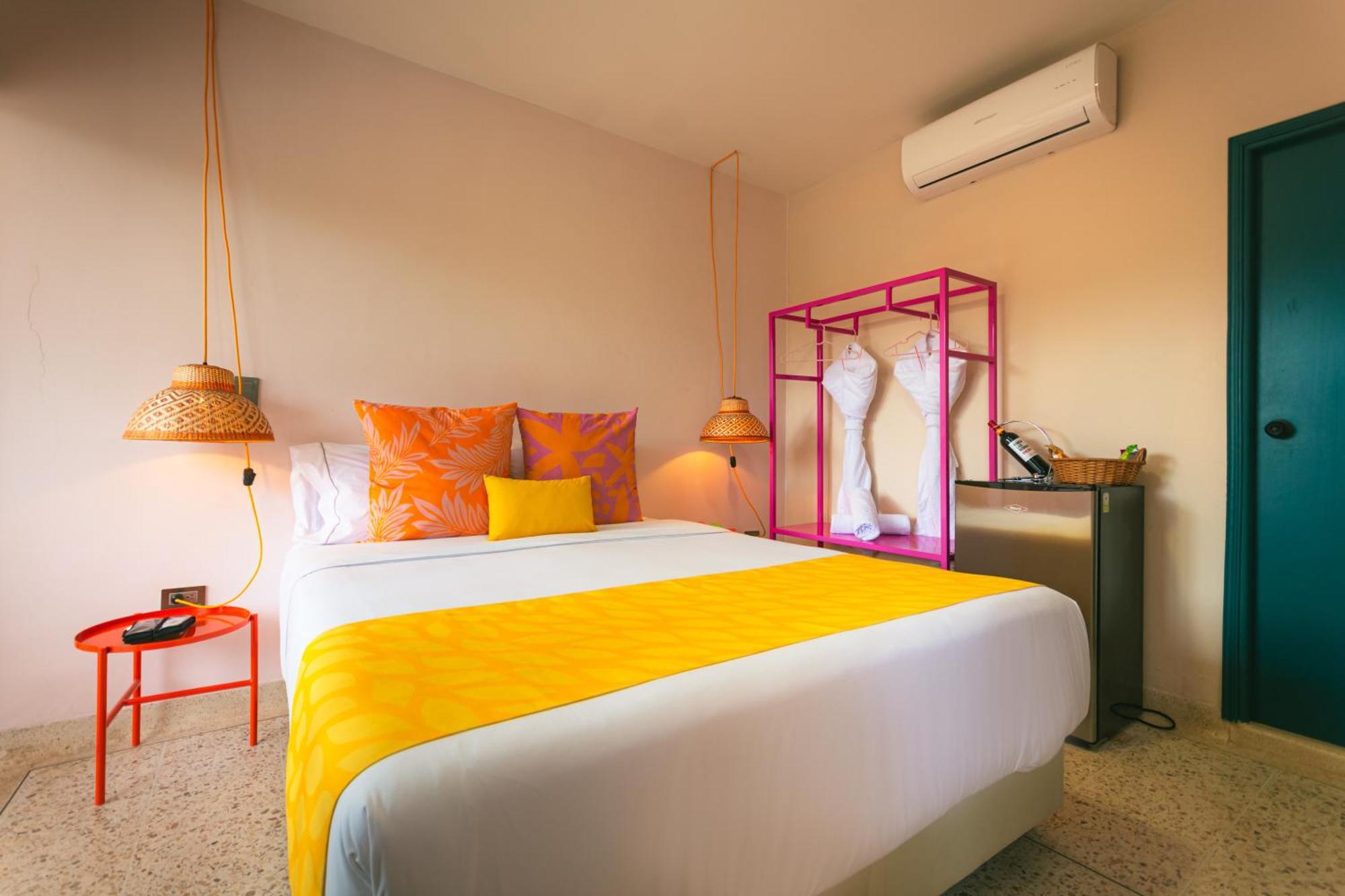 Del Tropico Hotel سوبيتران الغرفة الصورة