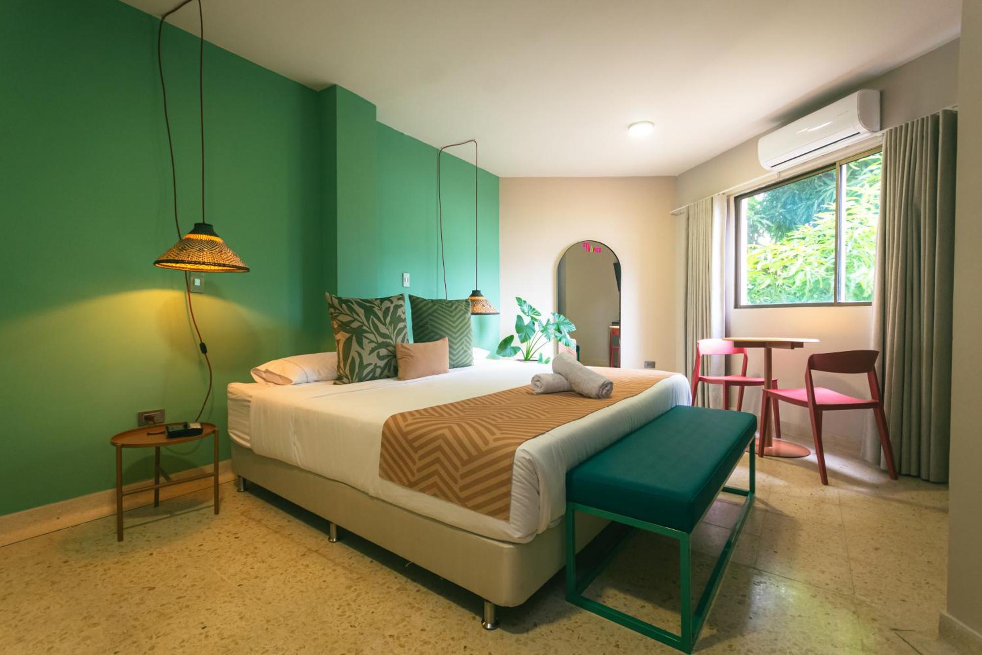 Del Tropico Hotel سوبيتران الغرفة الصورة