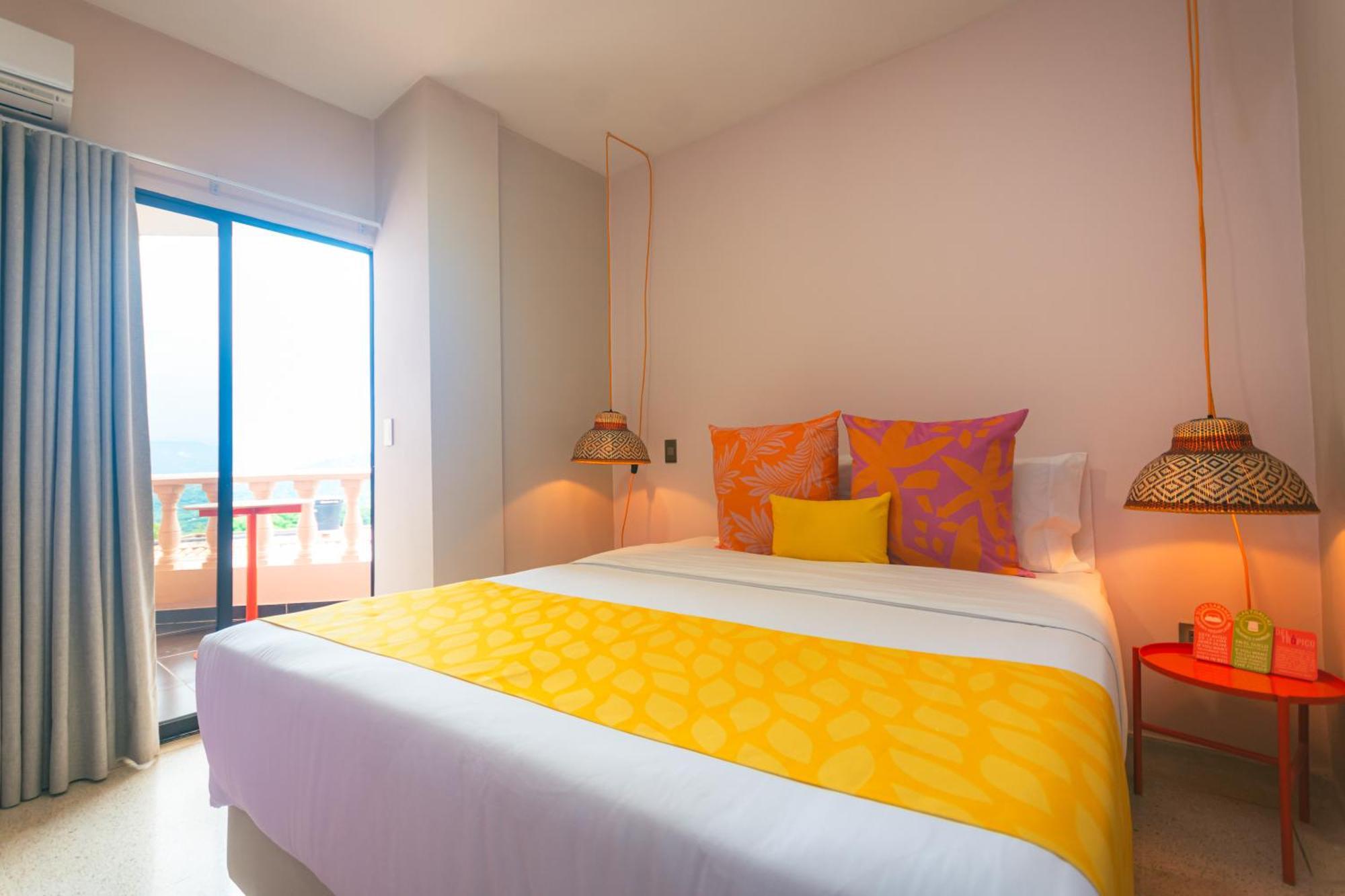 Del Tropico Hotel سوبيتران الغرفة الصورة