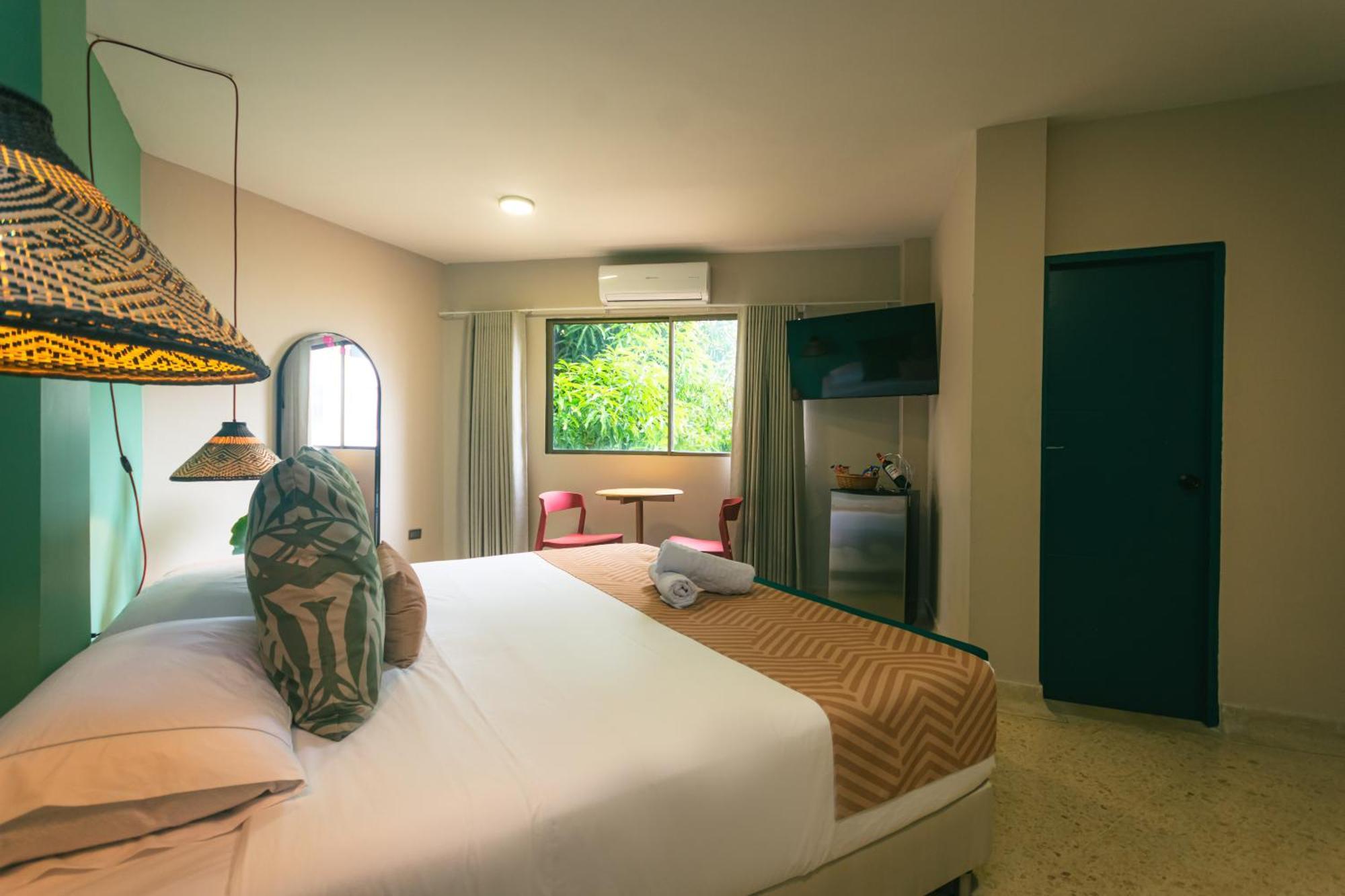 Del Tropico Hotel سوبيتران الغرفة الصورة