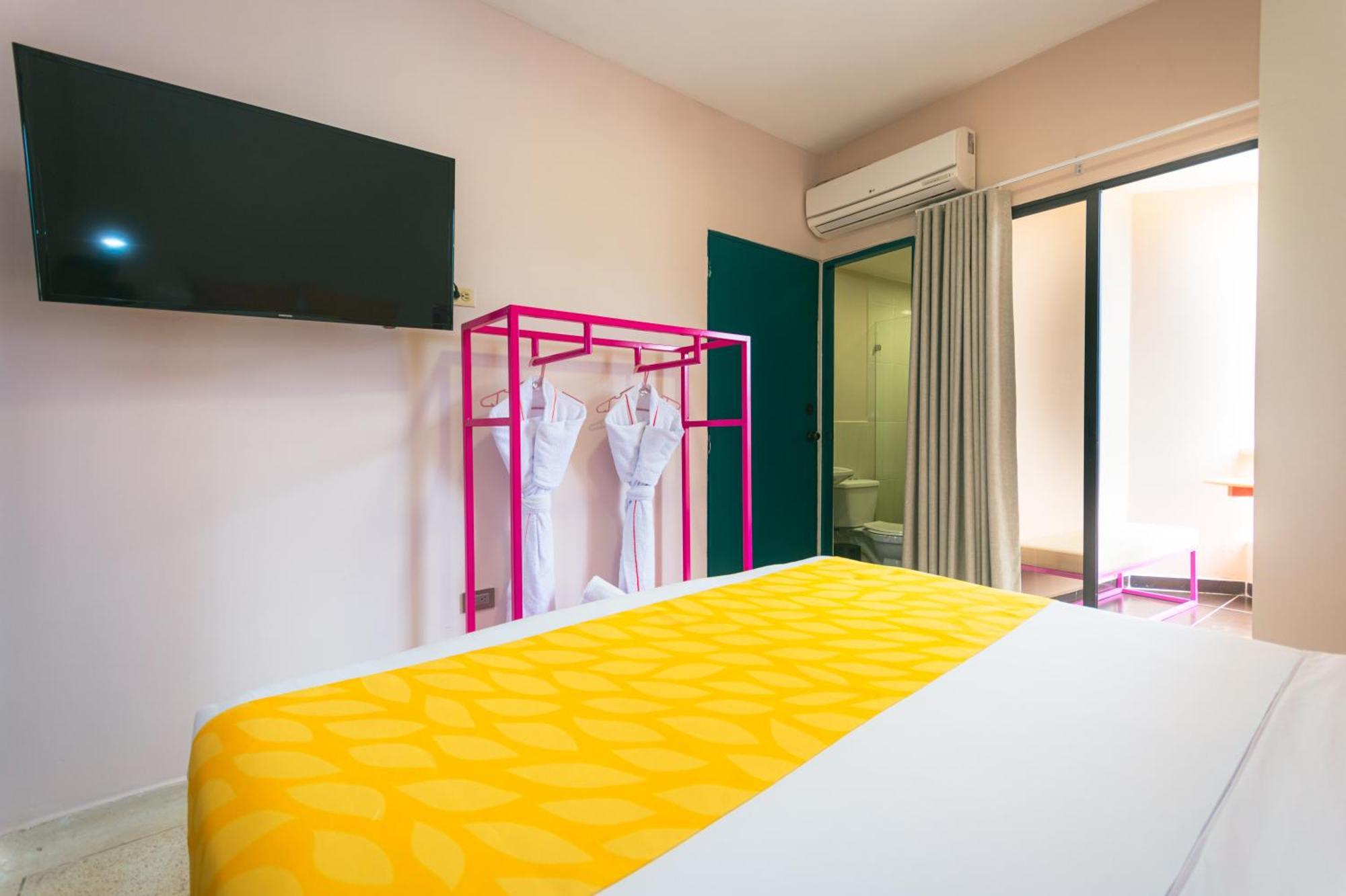 Del Tropico Hotel سوبيتران الغرفة الصورة